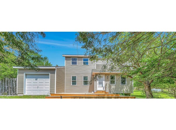 405 Skyline Drive, Blakeslee, PA 18610