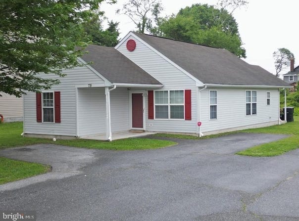 735 W NORTH STREET, DOVER, DE 19904