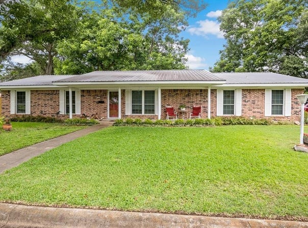 1002 S Lide Avenue, Mount Pleasant, TX 75455