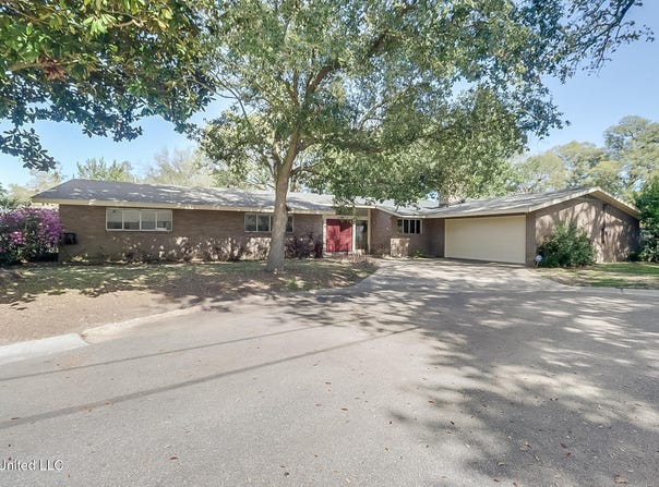 4 Chimney Cross, Long Beach, MS 39560