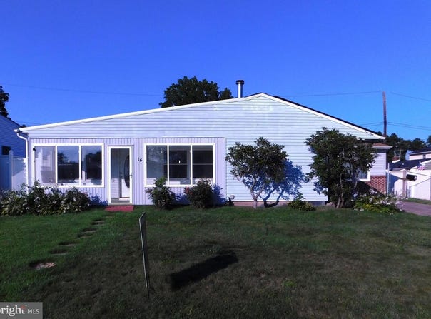 14 GAMEWOOD RD, LEVITTOWN, PA 19057