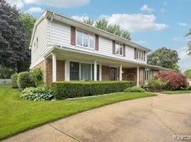402 Thomas Lane, Grand Blanc, MI 48439