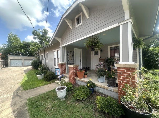 129 East Crockett Street, La Grange, TX 78945