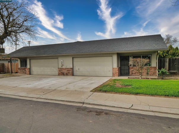 205 Kingston Lane, Modesto, CA 95354