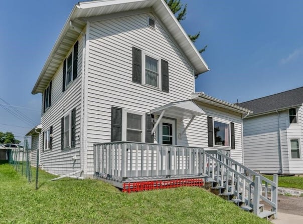 105 ALLEN STREET, Athens, WI 54411