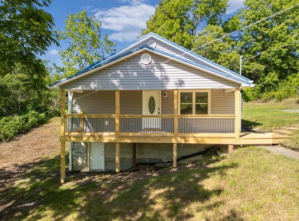 324 Allentown Rd, ECCLES, WV 25836