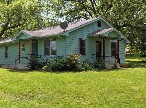 343 E 11th St, Horton, KS 66439