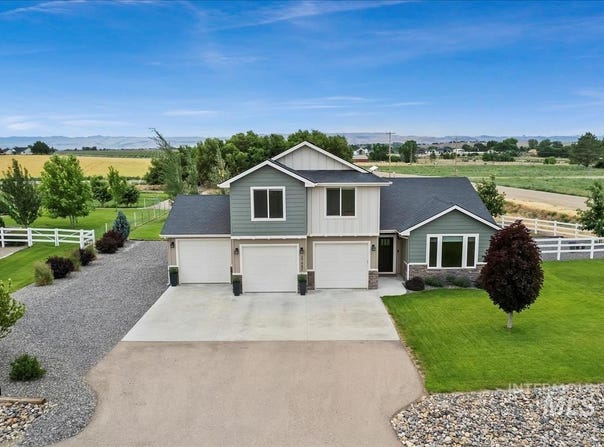 27482 Warren Ln, Wilder, ID 83676-5407