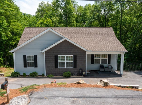 426 Old Clarksville, Cleveland, GA 30528
