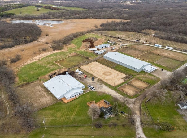 26011 N Rand Road, Wauconda, IL 60084