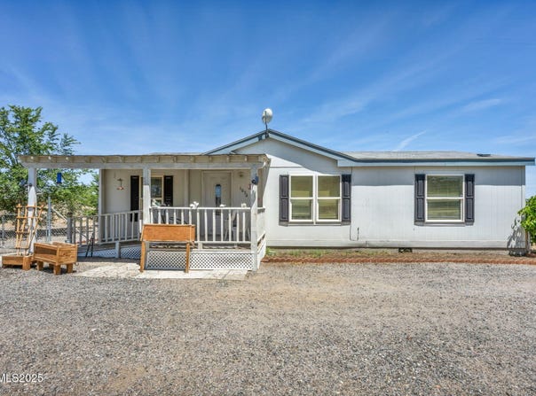 1050 Cooney Drive, Silver Springs, NV 89429