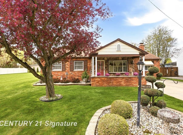 2961 Johns Drive, Saginaw, MI 48603