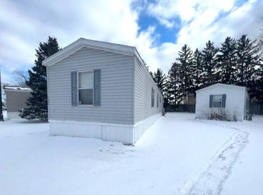 26131 Dequindre Rd., Madison Heights, MI 48071