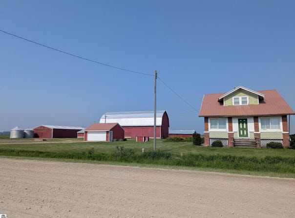 153 N Court, Turner, MI 48765