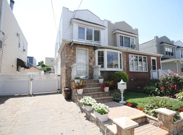 64-40 60th Avenue, Maspeth, NY 11378