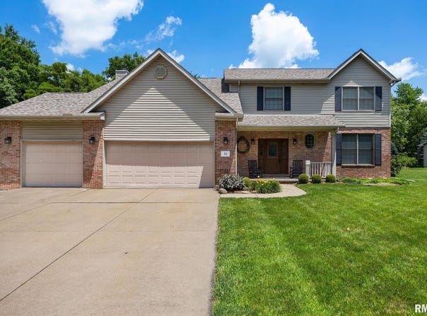 11 LAHOOD Lane, Washington, IL 61571