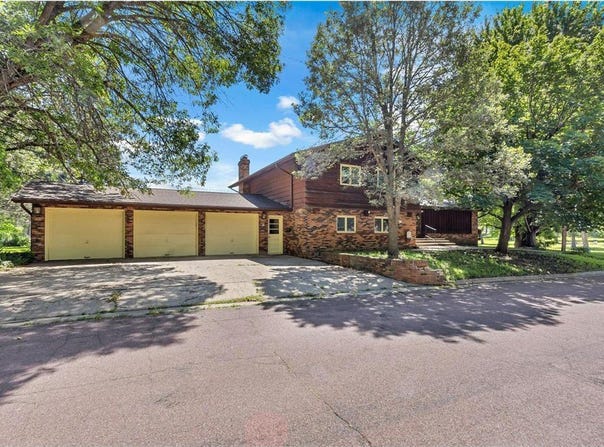 620 1st Street E, Tracy, MN 56175