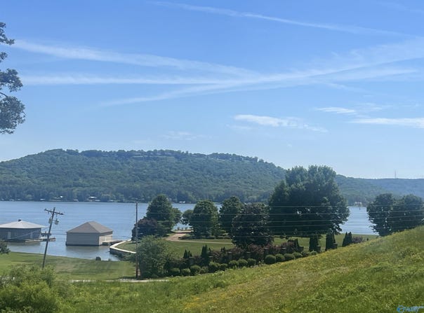 93 Heritage Drive, Guntersville, AL 35976