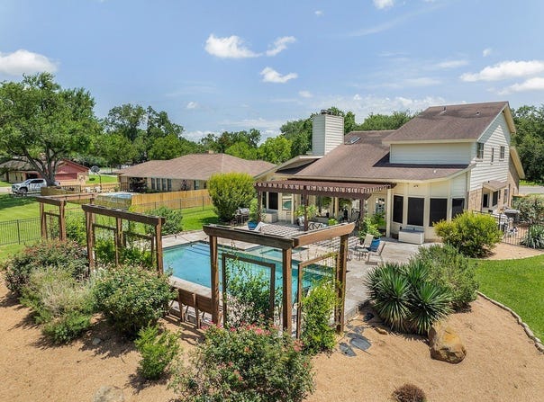 640 South College Street, La Grange, TX 78945