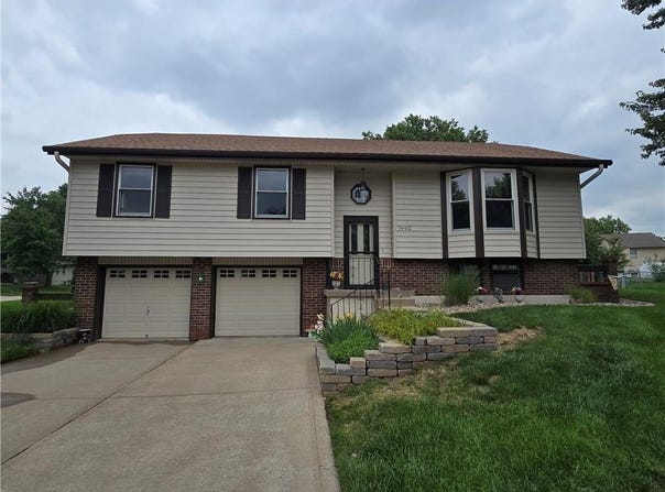 7902 E 170th Street, Belton, MO 64012