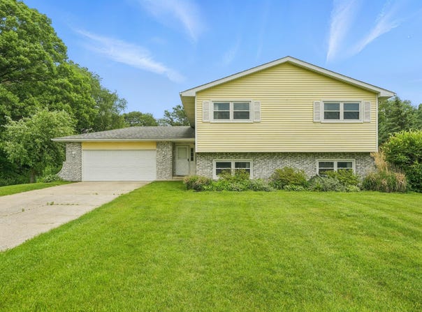 439 Northfield Lane, Valparaiso, IN 46383
