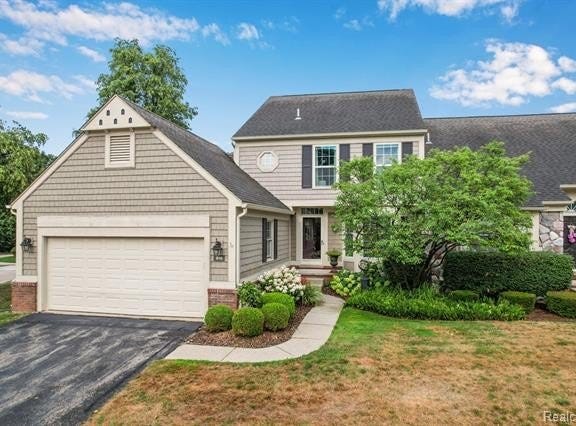 916 Tartan Trail, Bloomfield Hills, MI 48304