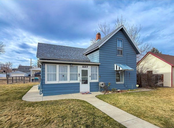 837 5th St, Berthoud, CO 80513