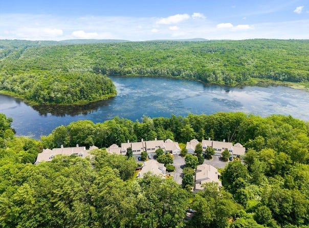 98 Saw Mill Pond Rd, Fitchburg, MA 01420