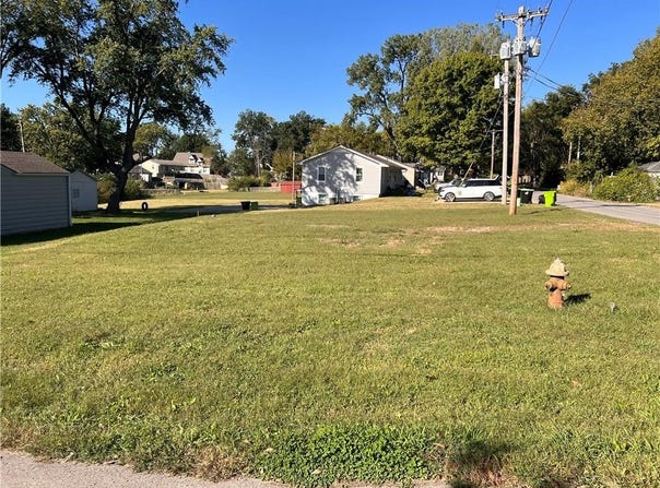 King Street, Harrisonville, MO 64701