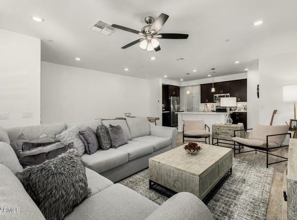 1917 E HAMPTON Lane, Gilbert, AZ 85295