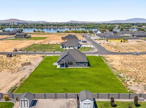 6627 Lazy B Dr, Pasco, WA 99301