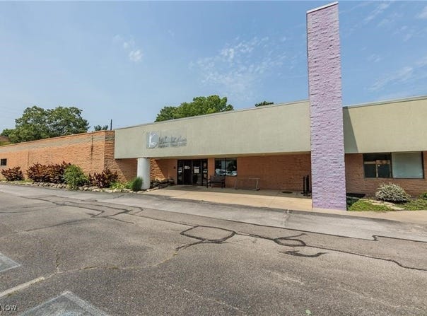 5133 Darrow Road, Hudson, OH 44236