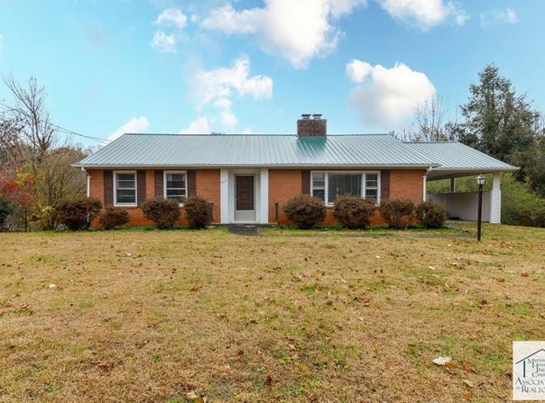 209 Pine Street, Stuart, VA 24171