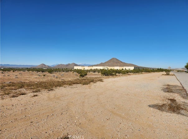 Lafayette, Apple Valley, CA 92307