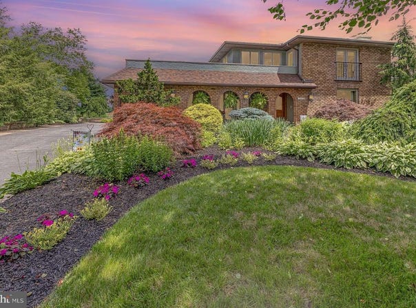 1375 DETWILER DRIVE, YORK, PA 17404