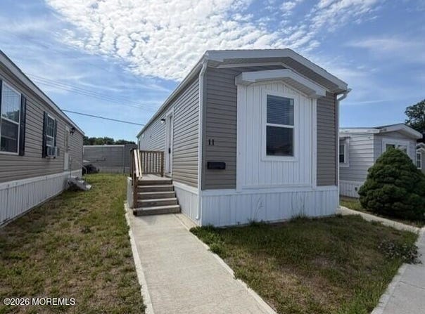 11 Avenue B, Hazlet, NJ 07730