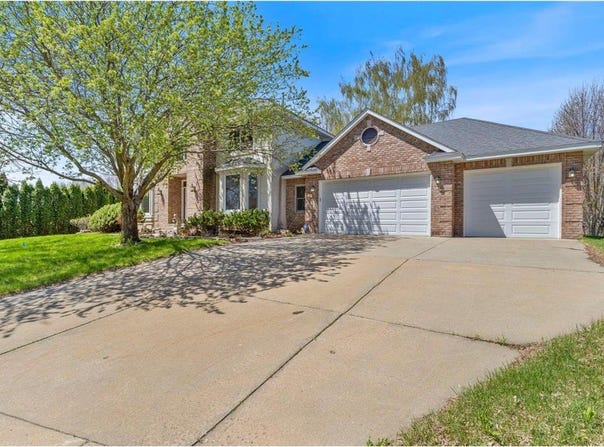 3088 Canyon Road, Chaska, MN 55318