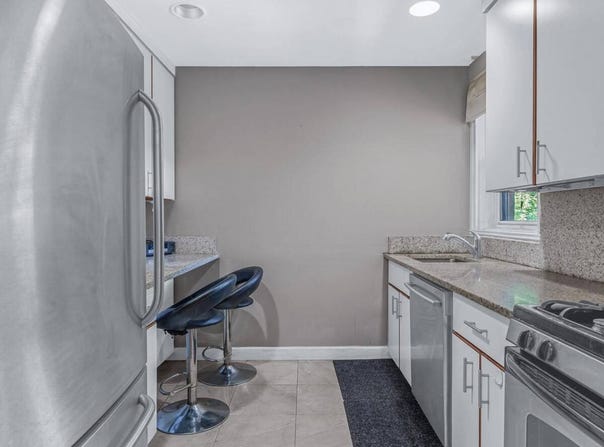 42-30 Douglaston Parkway, Douglaston, NY 11363