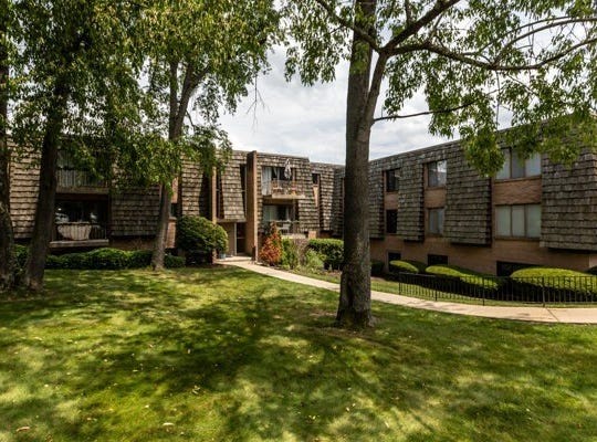 1325 Forest Green Drive, Moon/Crescent Twp, PA 15108