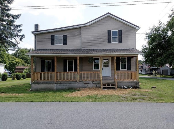 324 Hoover St, St Clair Twp, PA 15954