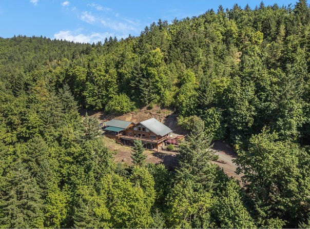 89112 Skyhigh Dr, Springfield, OR 97477