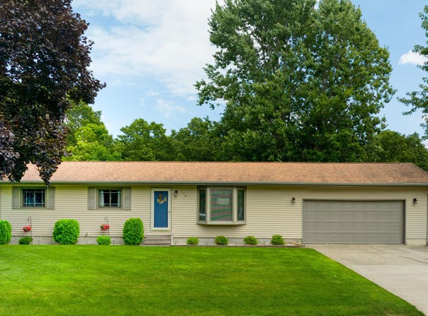 170 Brooks Road S, Muskegon, MI 49442