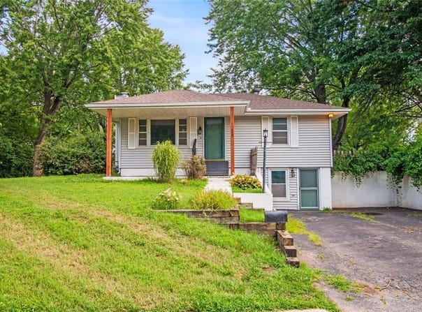 513 Golf Street, Odessa, MO 64076