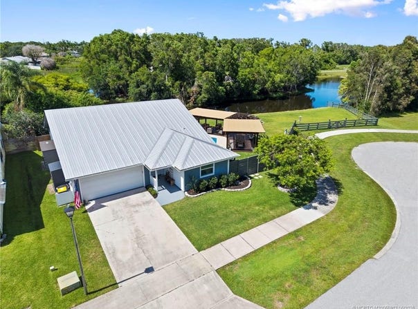 4401 SE Satinleaf Place, Stuart, FL 34997