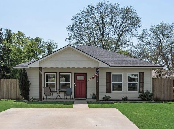 103 Texas Street, Pottsboro, TX 75076
