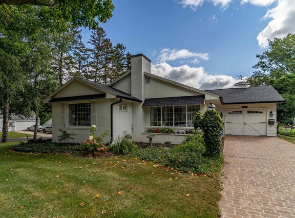 302 6th Street, Grundy Center, IA 50638