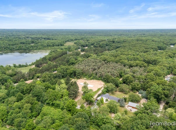 13625 Krauskopf Road NE, Sparta, MI 49345