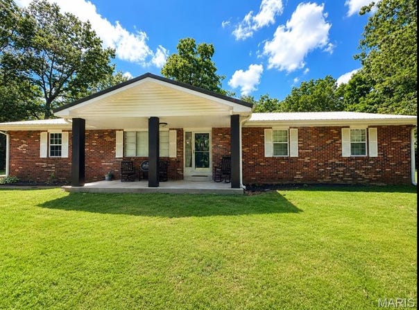 167 Rolling Hills Dr, Poplar Bluff, MO 63901
