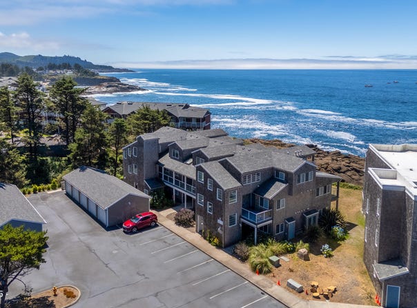 1113 N HWY 101, Depoe Bay, OR 97341