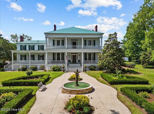 121 W King Street, Edenton, NC 27932